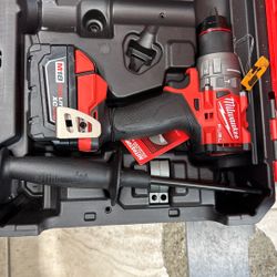 Milwaukee M18 Fuel Hammer Drill With Battery 