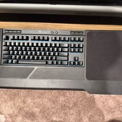 Corsair K63 Wireless Keyboard With Attachable Mousepad/Lapboard