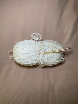 Knitting Needles + White Yarn Bundle – Beginner Craft Set