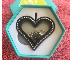 Origami Owl heart locket (black)