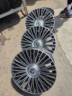 Mercedes-Benz chrome and black 21inch floating center cap rims