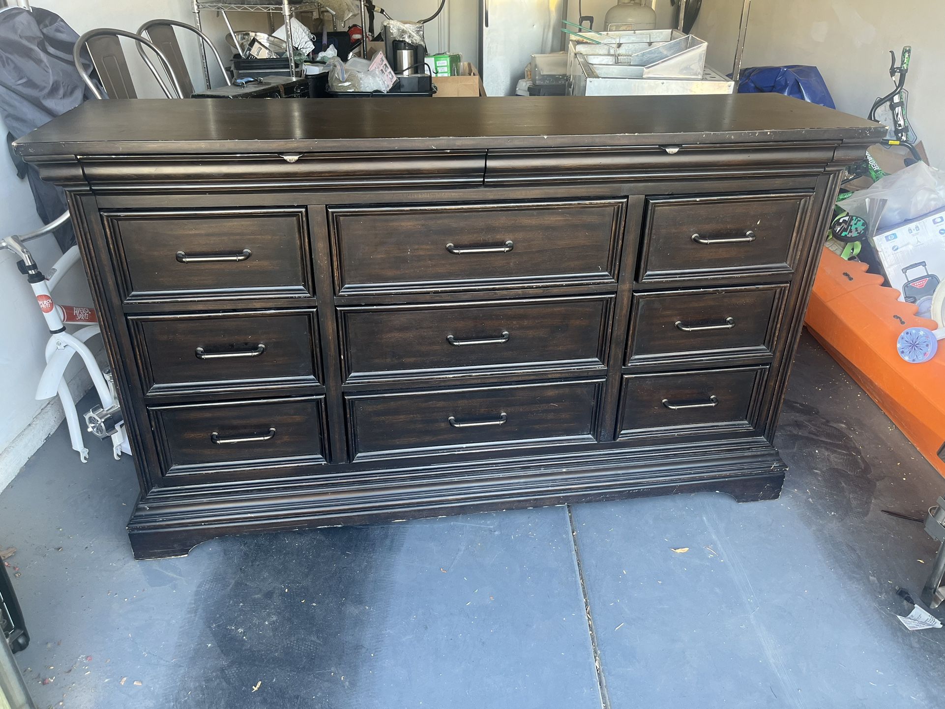 Drawer Dresser