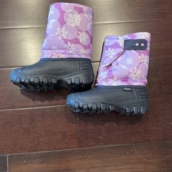 Snow boots Size 13 
