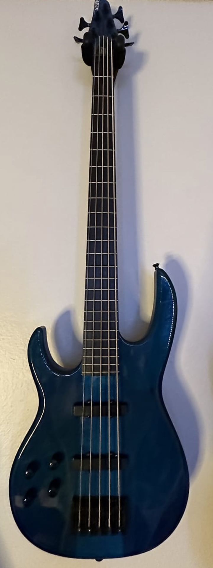 5 String Fretless Custom Chris Evans LeftHanded Bass Guitar Blue 90s