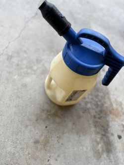 5.5 Quart Oil Jug