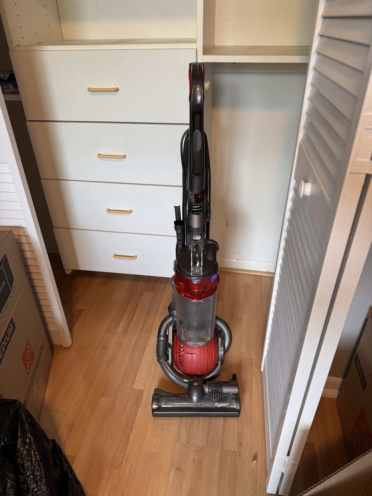 Dyson  DC 25 Vacuum Cleaner 