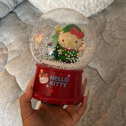 Xmas Hello Kitty Globe! 