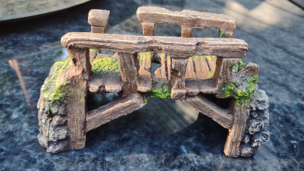 Aquarium Bridge Decor