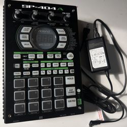 Like New : Roland Sp404A