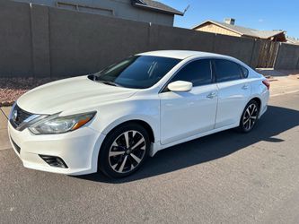 2018 Nissan Altima SR deportivo