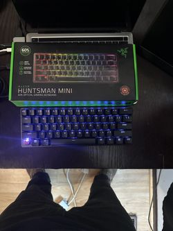 Razer Huntsman V2Mini 60% Esports Gaming Keyboard: Analog Optical Switches - Razer Snap Tap - Rapid Trigger - Adjustable Actuation - Dual-Purpose