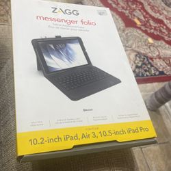 Zagg Messenger Folio 2 Bluetooth Keyboard For iPad Air 3 & iPad (7th Generation)