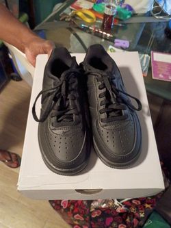 Black nike air forces
