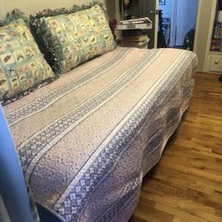 Daybed With Trundle
