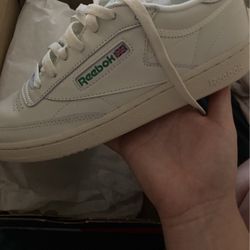 brand new reebok’s (green)