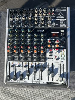 Behringer Xenyx X1204USB USB Mixer with Effects