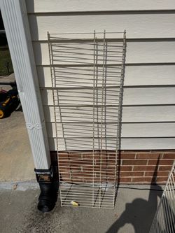Closet maid shelves