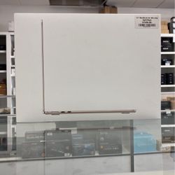 13” MacBook Air M3 Chip/8gb/256GB SSD