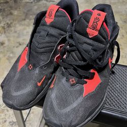 Nike Mens 9 Kyrie Low 5 Black Bright Crimson Basketball Shoes