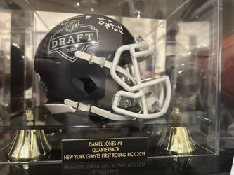 Daniel jones mini Helmet