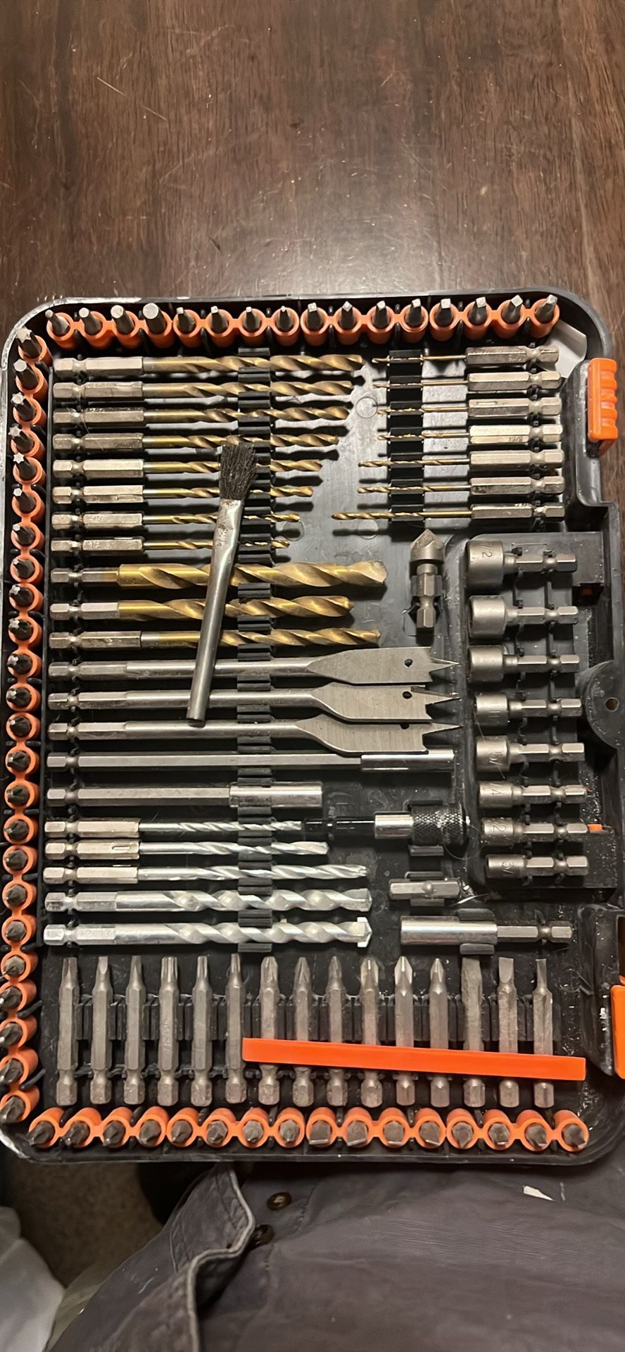 110 Piece Bit Set