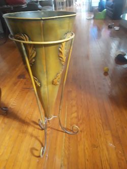 Iron base very strong and colorfull