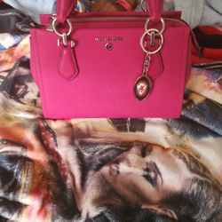 Michael Kors Purse Need Two Be Gone ASAP 