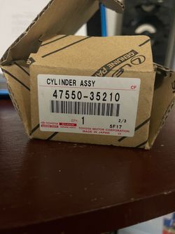 Toyota 4Runner Land Cruiser Tundra OEM Rear Wheel Brake Cylinder 47(contact info removed)0