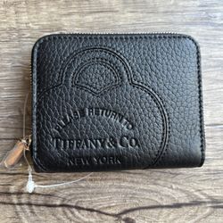 NWT‼️ 100% Authentic TIFFANY&CO. Small Zippy Wallet