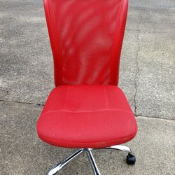 FREE Rolling Chair (Must Pick Up)