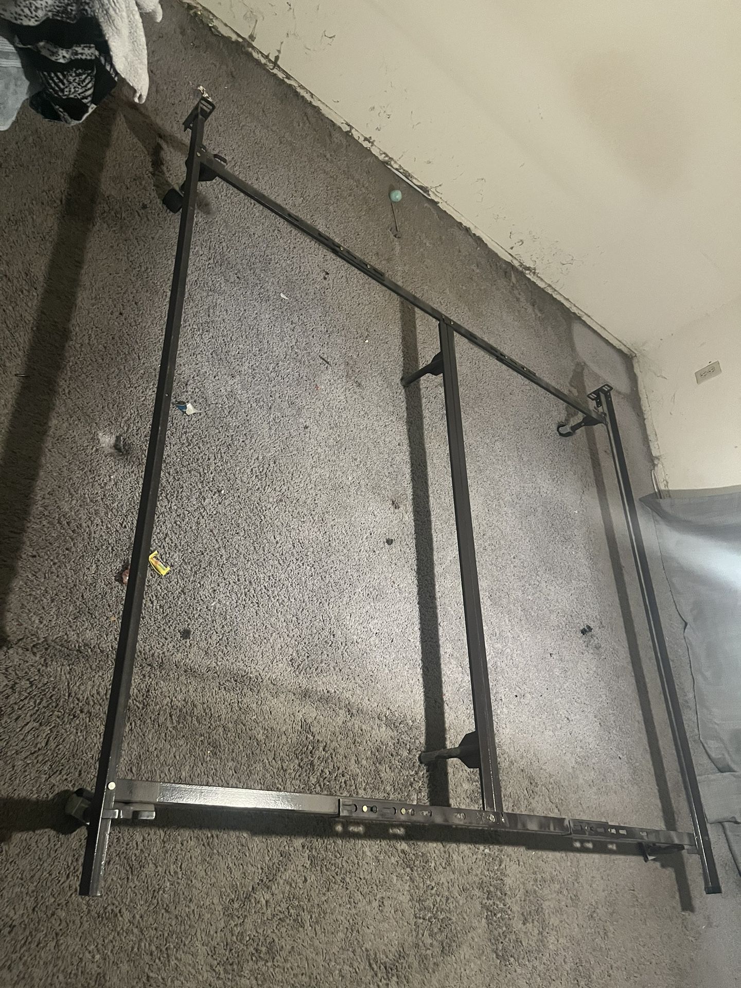 King Size Bed Frame On Rollers 