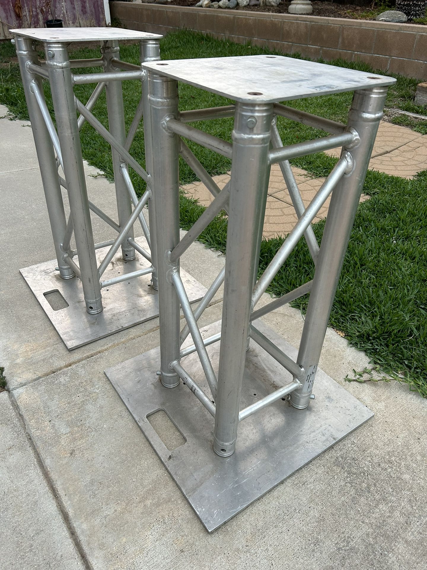 Lighting Trusses
