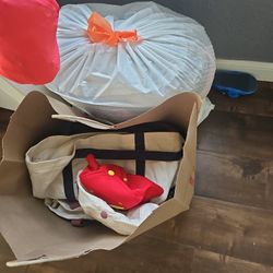 Youth Shirts Size M/L And Male M/L T Shirt Plus Table Cloth 