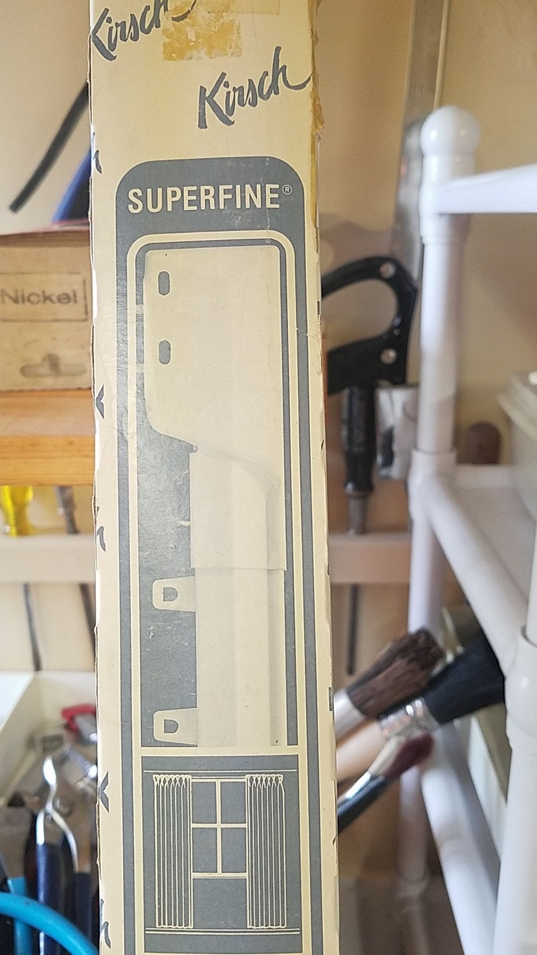 Traverse rod