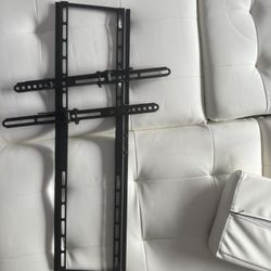 📺 TV Wall Mount Bracket – Fits TVs up to 55” – Works Perfectly