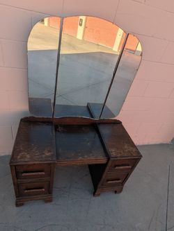 Vintage vanity