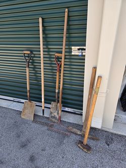 Assortment Of Shovels.Please Message Me For Individual Pricing. MAKE SURE YOU CHECK OUT MY PAGE FOR MORE DEALS "