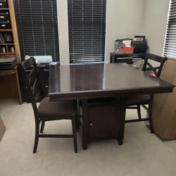 Counter Height Table with 2 chairs