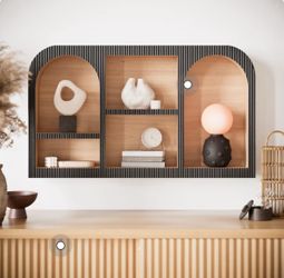 WOODEN WALL MOUNTED CUBBY SHELF