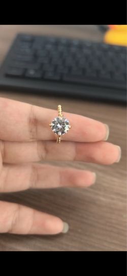 ✨ Brand New Gold Plated Moissanite Ring Size 7 – Stunning Sparkle ✨