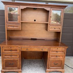 Office / Student Desk And Hutch 