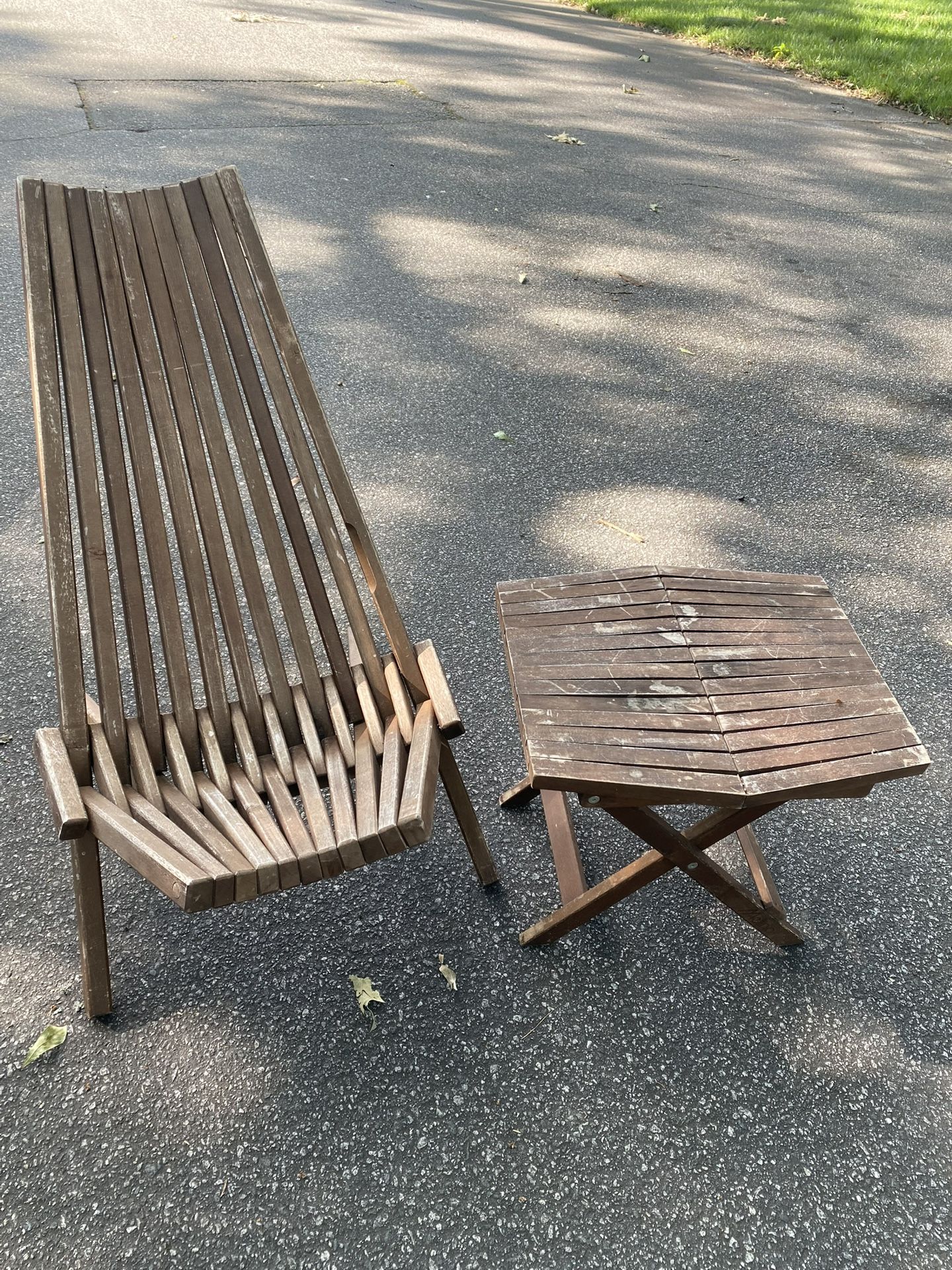 6 Chairs 2 Tables
