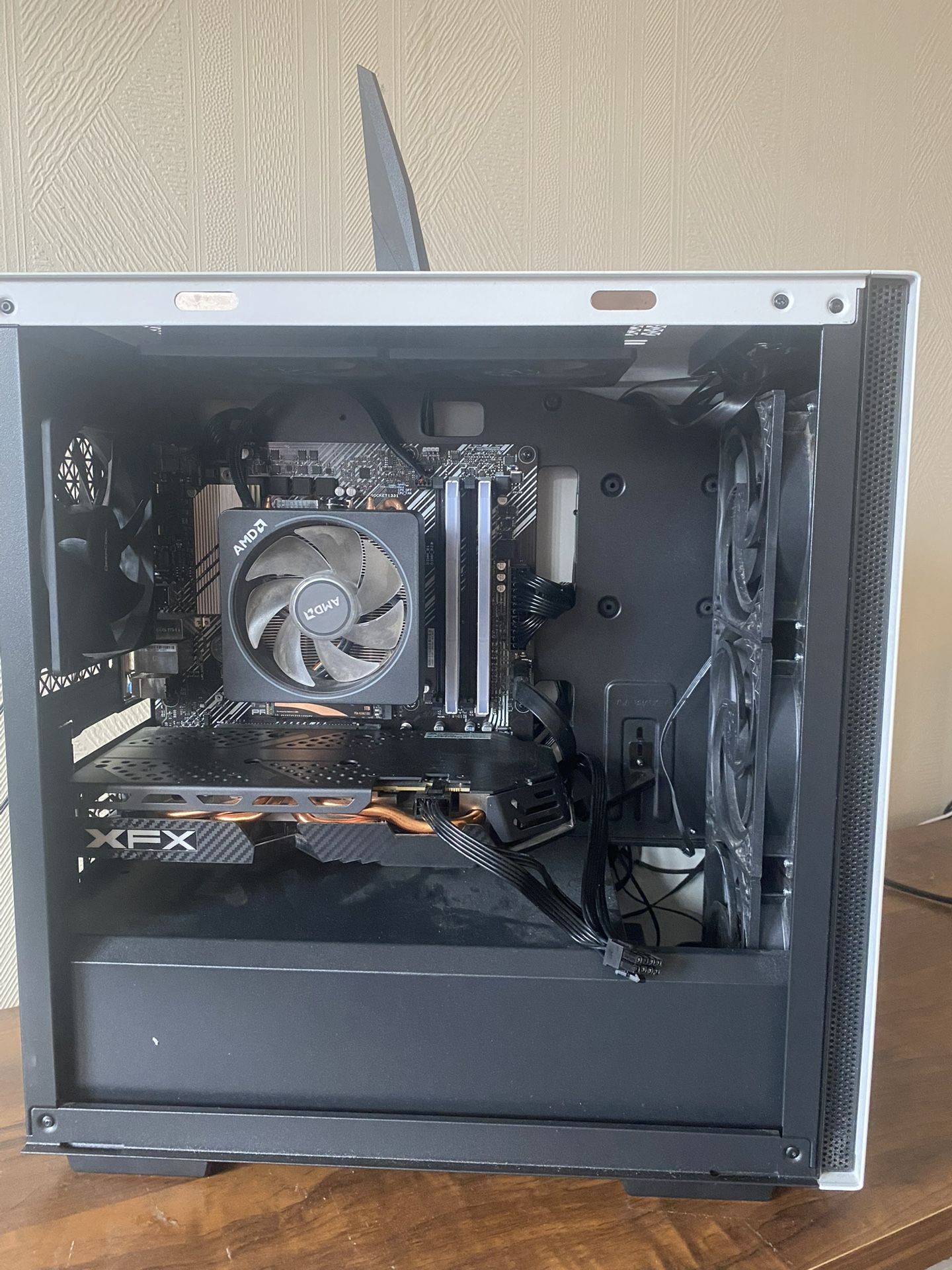 Gaming PC and Monitor Ryzen 5 5600x RX580 8gb