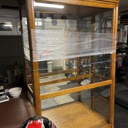 Howard Miller Parkview Curio Cabinet Hutch Thumbnail