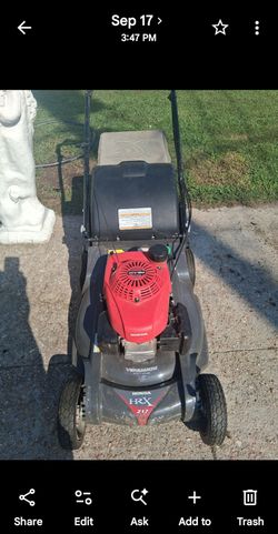 Honda HRX217 Self-Propelled Gas Lawn Mower