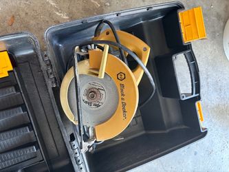 Black & Decker 7-1/4” Circular Saw with Case