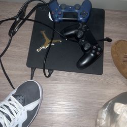 Ps4 Slim Perfect Condition Everything Works Perfect 