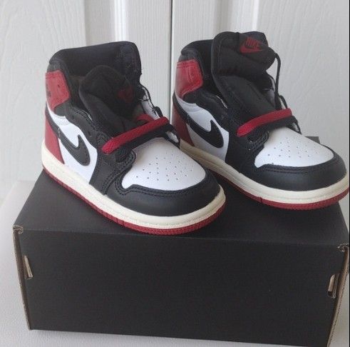 Air Jordan Retro High OG Casual Shoes