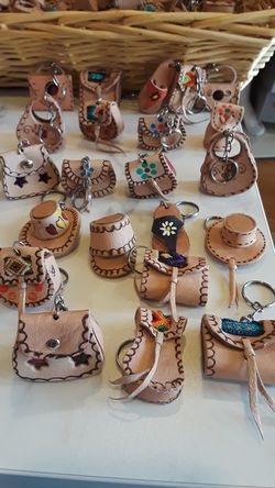 Bellos Mexican keychain hand - made