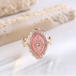 Vintage Victorian Style Unique Pink Center Gold Tone Ring 